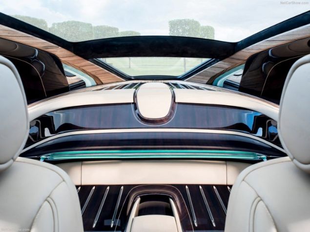 lk srada 4.8 milyon dolarla Koenigsegg CCXR Trevita vard     