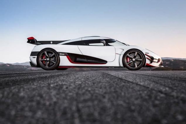 Koenigsegg One:1: 2 milyon dolar     
