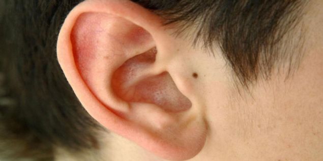 Bu kadar sessiz bir yerin insana huzur verece�ini d���nebilirsiniz. Ama orada zaman ge�irenler b�yle demiyor. Baz�lar� birka� saniye sonra buradan ��kmak istiyor. 'Odan�n bir kenar�nda duran biri kar�� taraftakinin nefes al���n� ya da kar�n guruldamas�n� duyuyor. Kimilerinin ba�� d�n�yor' diyor Gopal. 