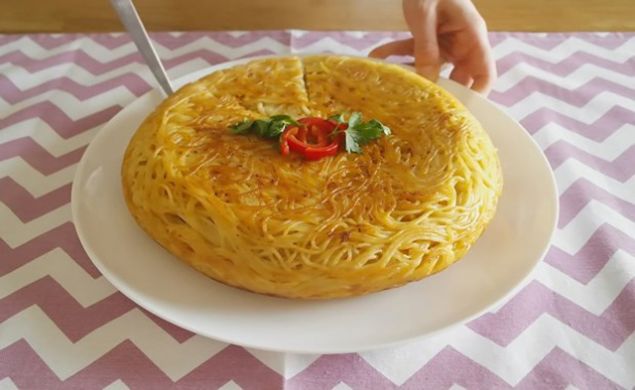                                                                 Makaronya Tavas : Zengin sofralarnda piirelen bu tava peynir ve hindistan cevizi ile tatlandrlyordu                                                          