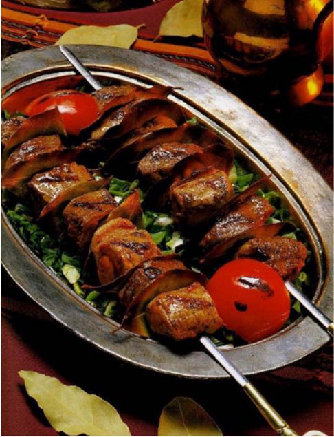                                                                 Defneli i kebab : Kuzu eti defne ve soann mthi bileimi                                                          