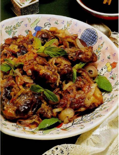                                                                 Tatll Et yahnisi: Tereyada kzartlm gerdan eti soan ve pekmezle lezzetlendiriliyor                                                          