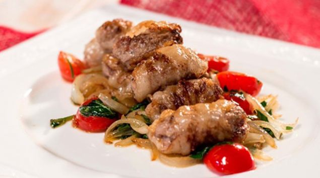                                                                 Hurma Kebab : Hurma byklnde piirilen kfteler kakule ve tarn ile lezzetlendiriliyor                                                          