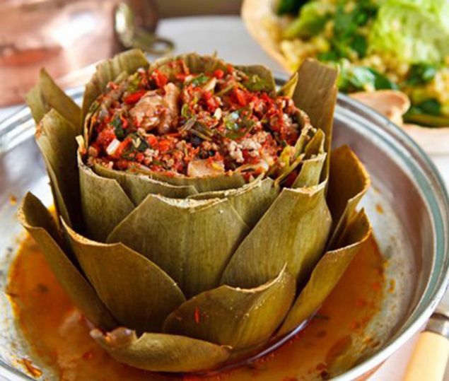                                                                 Etli enginar dolmas : Enginarn aromas ve kuzu etiyle enlenen dolma                                                            