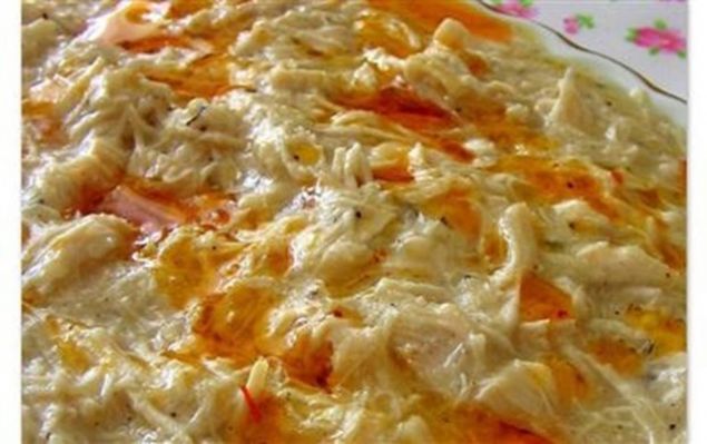                                                                 Kalaco: Doranm tandr ekmei zerine soanl kavurma ve sulandrlarak ayran haline getirilmi kurut konuarak yaplr                                                          