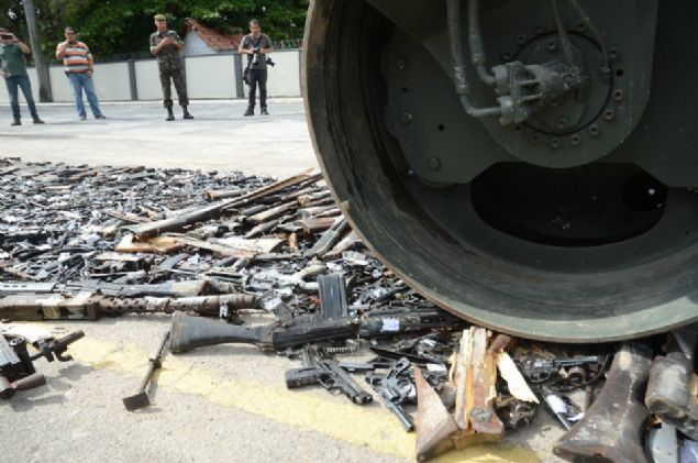 Polisin bile operasyon yapmakta zorland favelalardan atmalar eksik olmuyor.     