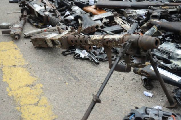 Kentteki favelalar eteler tarafndan kontrol ediliyor.      