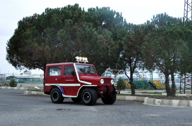 'Arac tamamlamak iin baz geceler sabahladk'  Otomotiv Teknolojisi Blm son snf rencisi Emre Bostanc, hurda aralardan topladklar malzemelerin arazi aracnda kullanldn syledi.   