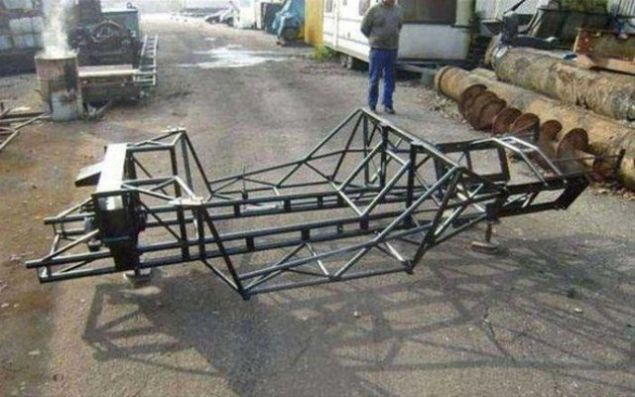 Mazur, plkten toplad dier otomobil paralaryla fiyat 1 milyon Euro (4 milyon TL) olan otomobili sadece 33 bin dolara sahip oldu.   