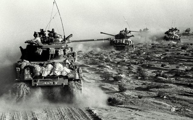  �srail bu ani bask�nla Arap �lkelerinin b�t�n hava kuvvetlerini neredeyse yok etmi� oldu. Suriye, Irak, �rd�n, Cezayir, Yemen, Sudan, Kuveyt ve Suudi Arabistan �srail�e sava� a�t�. ABD tarafs�zl���n� ilan etti.   