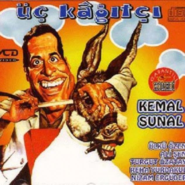  KAITI  Kemal Sunal, filmin banda bir minibse biniyor. Minibsn nden ekimlerinde arkas dolu. yandan ekimlerde ise bo.     