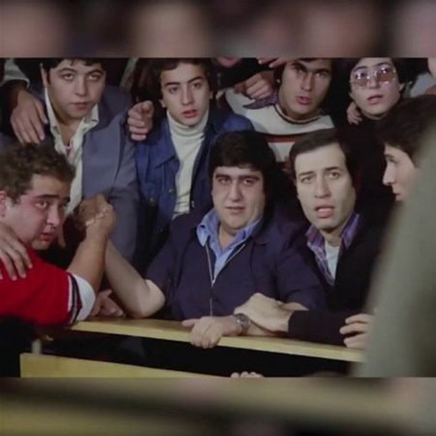 Filmin bu sahnesinde tahtann sa st kesinde tarih ve saat yazyor ama...     