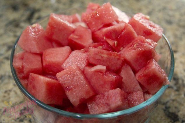 Byk bir ksm su olduu iin tokluk hissi verir.      