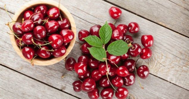 KRAZ    Kiraz antioksidan dolu bir meyvedir.     