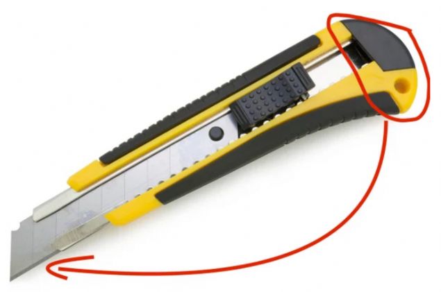  Falatalarn arkasndaki bu ksm dekor gibi gelsede aslnda falatann bann deimesini salayan yegane kolaylk. Ba karmak istediinizde arkadaki bu aparat kartrsanz hi bir zorluk ekmeyeceksiniz.     