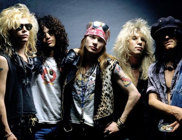 11. Guns N' Roses, 84 milyon dolar   <br><br>  Guns N' Roses ve Rush Limbaugh 11. sray 84 milyon dolarlk servetleriyle paylayorlar.   