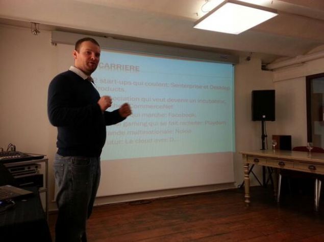 Facebook'tan sonra Playdom isimli bir oyun geli�tiricisine ge�en Mischler, firman�n Disney taraf�ndan sat�n al�nmas�yla oradan da ayr�lmak zorunda kald�.   