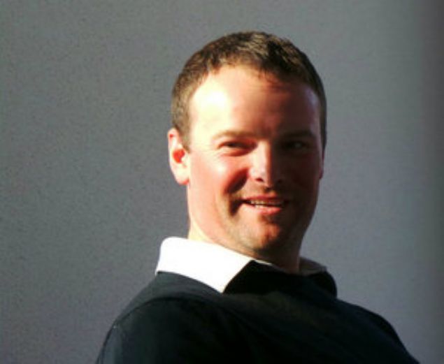 GILLES MISCHLER, Haziran 2005 y�l�nda Facebook'ta �al��maya ba�lad�. Platformun bili�im altyap�s�n� tasarlad� ve ba�tan a�a�� kurdu.   