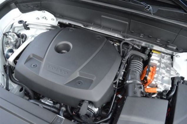 Kulland motor: 2.0L Turbo/Supercharged DOHC 4-cyl.  2 litrelik motor, 4 silindirli ve 316 beygir gcnde   