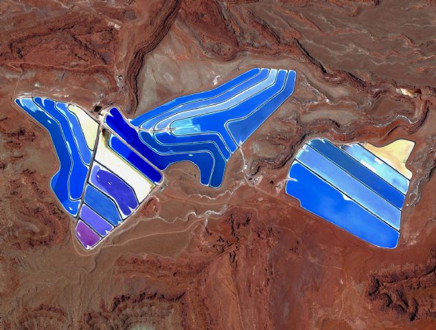 Bir potas madeninin buharla�ma havuzlar� ABD, Moab    