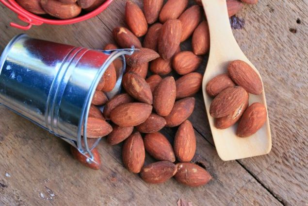 Diyet lifi asndan zengin olan badem kolon kanserinin olumasn nler.   