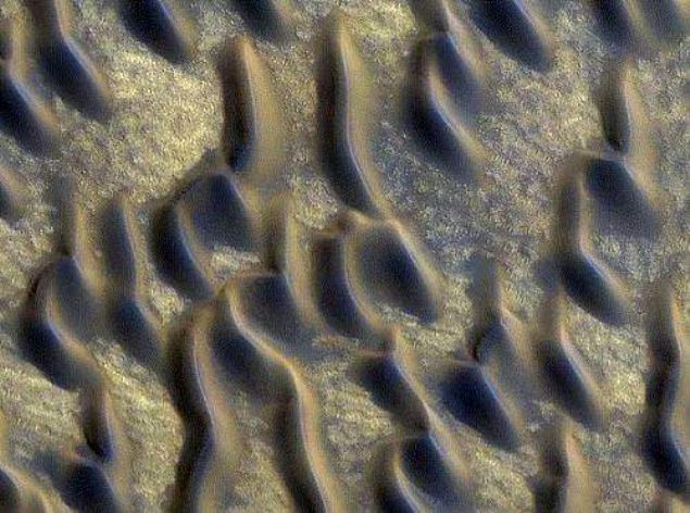 Her y�l, Sahra ��l�'nden Amazon Ormanlar�'na 40 milyon ton a��rl���nda, besince zengin kum taneleri u�maktad�r.     