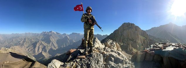 <div>  	Ayrca Dalca bölgesinde bulunan dier 7 üs bölgesi için yol açma çalmalar tamamland. Yollarn bitmesiyle birlikte üs bölgelerinin daha donanml ve askerlerin daha rahat kalabilecei yaam alanlarnn oluturaca belirtildi.</div>  <div>  	 </div>  