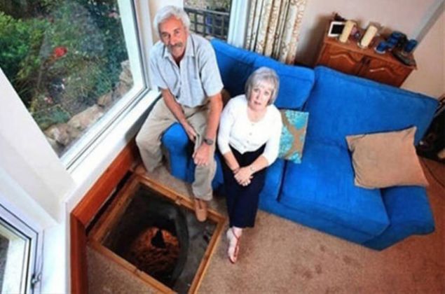 Bu iftin oturma odasnn altnda bir ortaa kuyusu bulundu.    