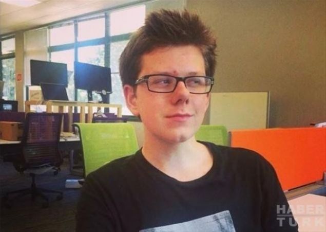 Gen giriimci bu dnemde yaad en byk zorluun 15 yanda olduu iin ciddiye alnmamak olduunu belirtiyor.    