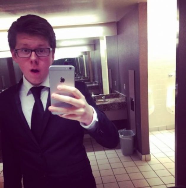 Ancak oullarnn elindeki paray iyi deerlendirdiini grnce iddiay kabul etmi. Finman, henz 12 yandayken ailesinin verdii 1000 dolar parayla ilk yatrmn dijital para birimi Bitcoin'e yapm.    