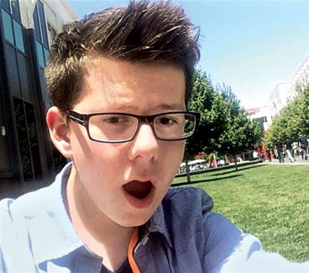 Erik Finman, dolar cinsinden daha fazla nakit almak yerine birim deeri 200 dolara inen Bitcoin teklifini kabul etmi.  Finman, ailesi bata olmak zere daha fazla paray kabul etmemesiyle ilgili eletirileri teklifi sattan ziyade yatrm olarak grdn syleyerek yantlyor.    