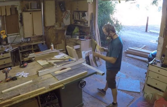 Ardndan da oyma ve zmparalama ilemlerini gerekletirdi.   