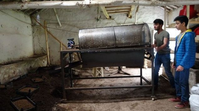 Solucan gbresi retmek isteyen giriimcilerin her geen artmas zerine harekete geen Yala, balatt solucan oteli projesi ile sektre yeni girenlerin solucanlarn tesisinde misafir ediyor.     