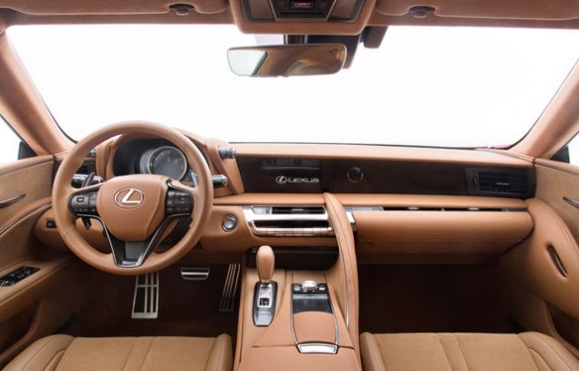 LEXUS LC 500 (i mekan)   