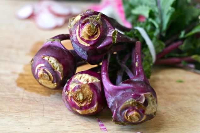 Alaba, lifli bir yapya sahiptir ve vitamin, mineral deerleri bakmndan zengin bir sebzedir.      