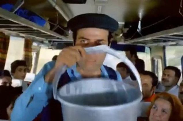 'Sakar akir' filminde kovann dibinin nceden krk olmas kameraya byle yansyor.      