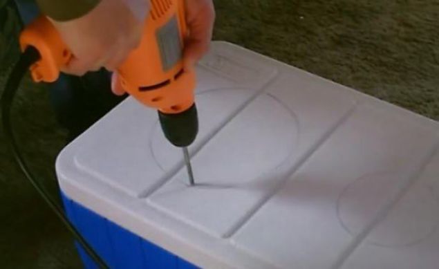 Bu aamada izdiiniz alanlar dzgnce kesin. Kestiiniz alana eski veya kullanlmayan pervanenizi o blme yerletirin..     