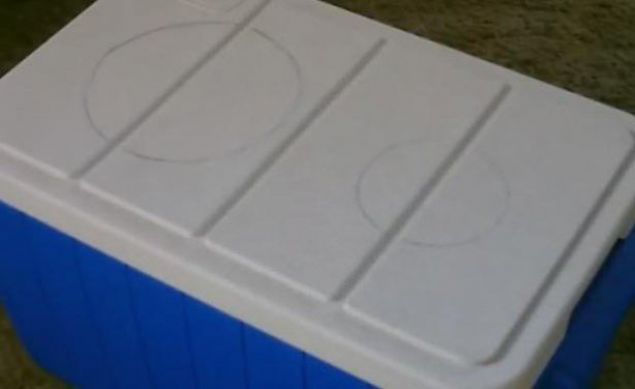 Pervanenizin boyutuna gre izeceiniz alanlardan kesim ilemi iin hazr hale getirmelisiniz. uan buz kovanzn zerinde iki tane izilmi alan bulunuyor olmas lazm..         