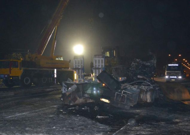 Grg tanklarnn otomobilde bulunan bir kz ocuunun sulama kanalna dtn sylemesi zerine AFAD ekipleri uzun sre sulama kanalnda arama yapt. Petrol istasyonu alan brahim Doan, tankerin nce alev aldn ve patlamadan nce bir sre yandn belirterek, yle dedi: 'Olayn ciddiyetini anlaynca ara srclerine olay yerine gitmemelerini syledik. Tanker bir sre yand, ardndan byk bir patlama oldu. Patlamann iddetiyle herkes kamaya balad. Gkyz alev topuna dnd.'    