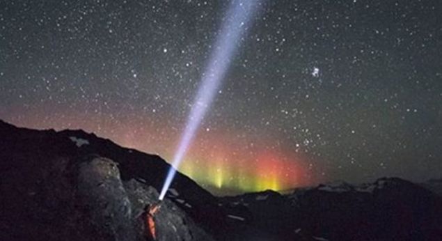   Bir kullan�c� bu ba� d�nd�r�c� y�ksekli�i ba�ar�yla t�rman�p, geceyi y�ld�zlar�n alt�nda ge�irdi�ini iddia ediyor. Evet, resim ola�an �st� peki ya ger�ekten orda uyudu mu?  