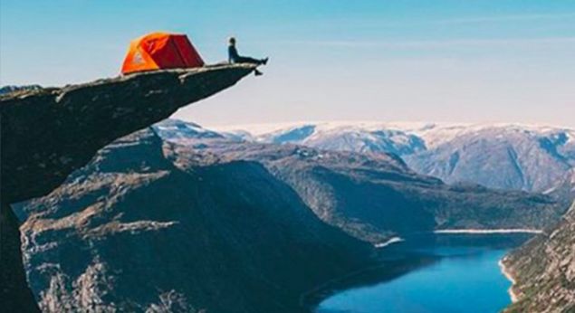 Luisa adl� 28 ya��ndaki bir Kanadal� taraf�ndan i�letilen bu hesab�n tehlikeli yerlerde �ad�rlar kurup resim �eken insanlara bir mesaj� var � ��ok kli�esiniz.�    