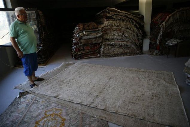 Amerika Bykeliliinden de talep geldiini belirten Breki, 'Makine hallarnda sentetik malzeme kullanld iin alerjiye neden oluyor. Doal yn hallar tercih edilmeli.    