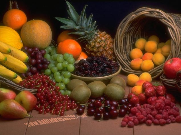  Havalar sndka vcutta terleme ile kaybedilen sv artyor diyen Beslenme ve Diyet Uzman Aya Gleryz, Normal artlarda gnlk sv ihtiyacmz kilo bana 30-35 mldir. Ancak scaklar yznden bu oran deiebiliyor. Bu nedenle yaz aylarnda gnlk tketmeniz gereken su miktar normalin de zerine kmaktadr.   