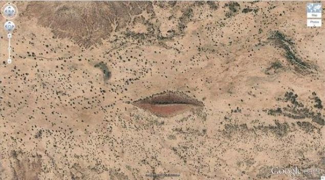 lde byk krmz dudaklar    Koordinat: 1222'13.32″N, 2319'20.18″E  Sudan   