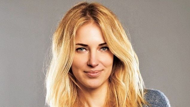 BURCU ESMERSOY: Bu vatan bizim, bu cumhuriyet, bu demokrasi bizim! Aksi dnlemez, kimsenin gc yetmez. Bir kez daha ehitlerimize rahmet ailelerine sabr diliyorum. 