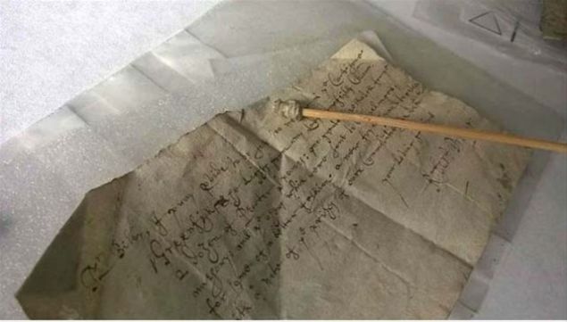 Ortaya karlan bir alveri listesi ve iki notun, 1603, 1622 ve 1633 yllarna dayand tespit edildi.   