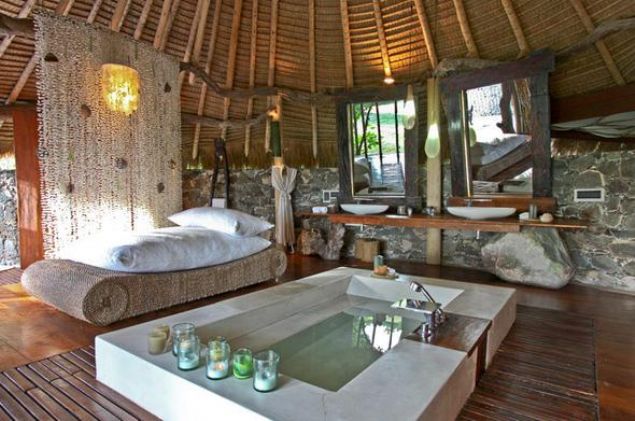 Gecelik oda fiyat 6995 dolar    