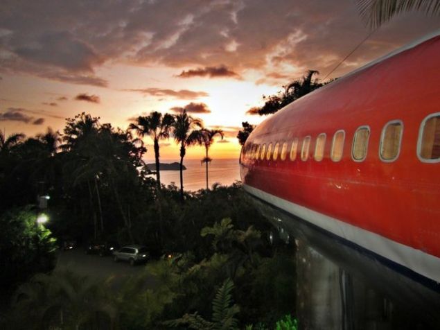 U�ak ev 2 adet klimal� yatak odas�, 2 banyo, mini mutfak ve yemek odas�, TV salonu ayr�ca bir de terastan olu�uyor.   