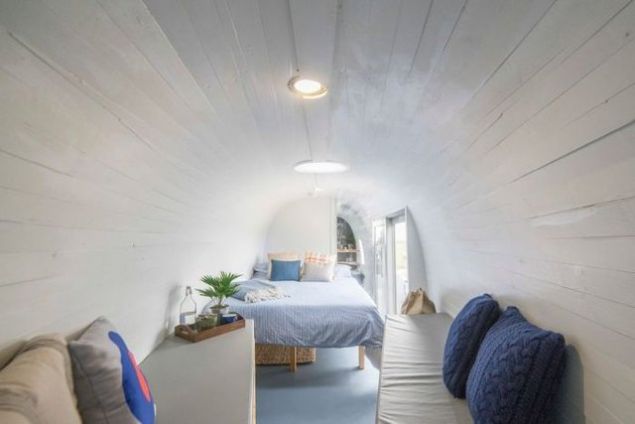 ��te otele d�n��en o helikopterin i�i...   