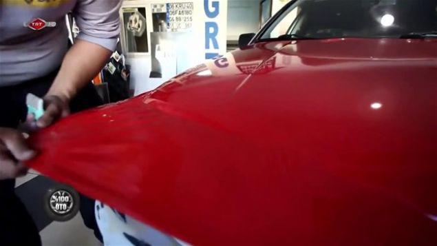 Ara� bayrak k�rm�z�s� rengiyle kapland�.     